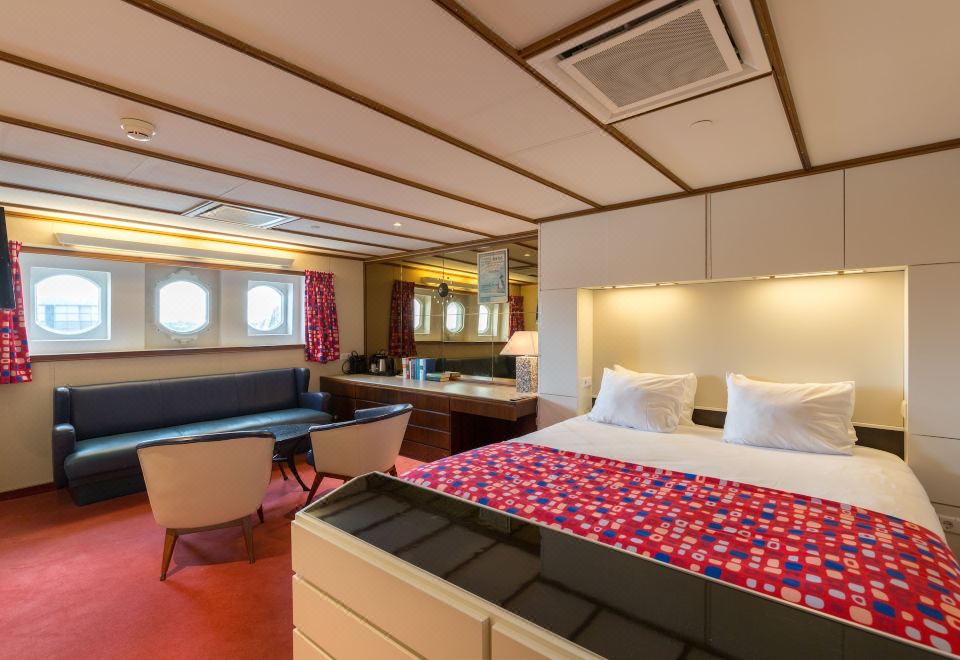 ss Rotterdam Hotel Over view