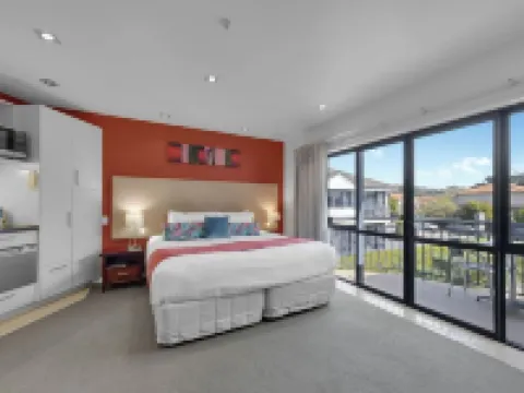 Delorenzo Studio Apartments Hotels in Nelson