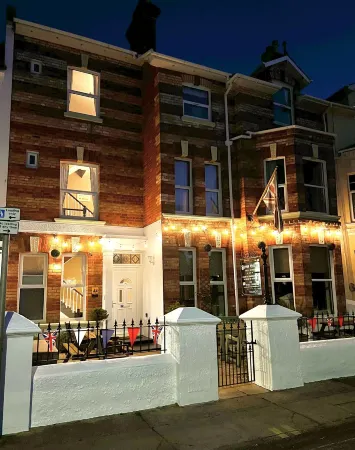 Devon House Guest House Отели в г. Пейнтон