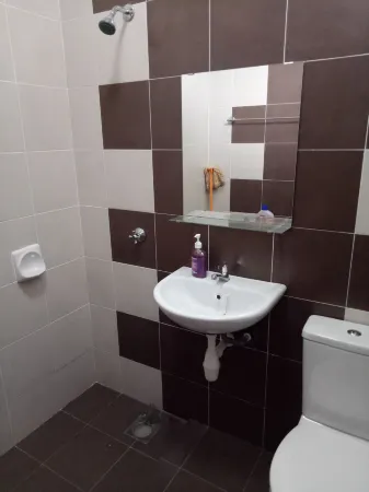 Khalish Homestay Отели в г. Chemor