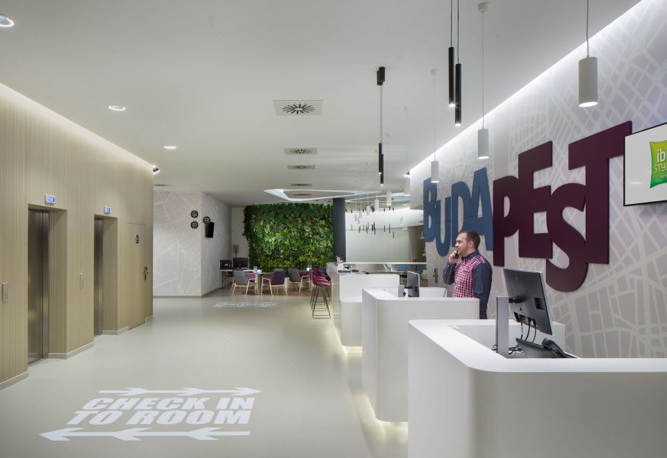 이비스 스타일스 부다페스트 에어포트의 깔끔한 객실 디자인