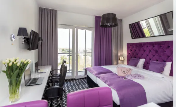 Vola Residence Hotels near Wola