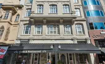 Alpek Hotel
