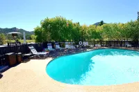 Alpine Trail Ridge Inn - balcony