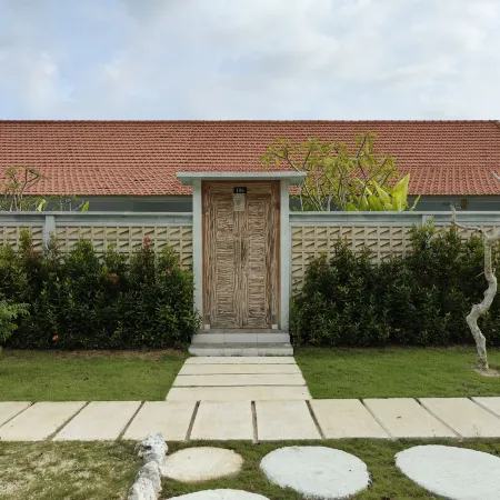 Alam Cottage Uluwatu Отели рядом с достопримечательностью «Тирта Улувату»