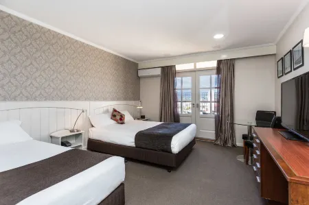 Country Comfort Amity Motel Отели в г. Олбани