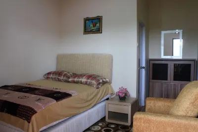 Marry Ind Vila & Guest House Gunung Kawi Malang Hotel dekat Toko Parfum ,pak Munir