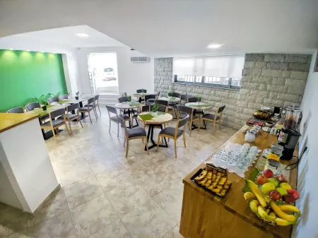 Hotel JoAn Отели в г. Дельвина