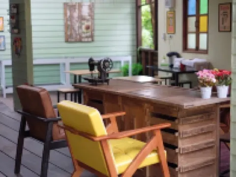 RoomQuest Amphawa Floating Market