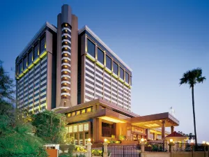 Taj Lands End