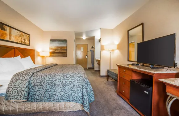 南帕羅德威套房旅館