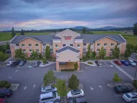 Fairfield Inn & Suites Burlington - parking