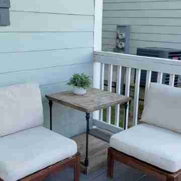 Charming 3-bedroom townhome near Downtown and Lakefront Lake Charles Others