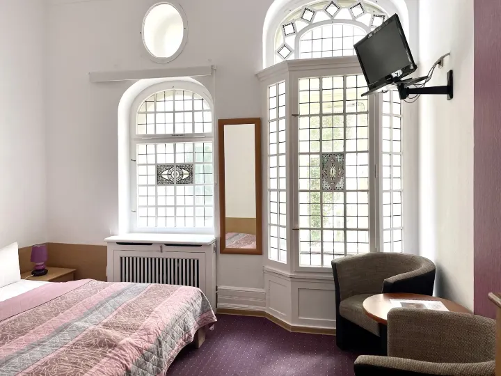 卡斯特爾選帝侯大街酒店