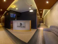بريفيليج سويتس باي سينترال بارك Hotels near باليلولا