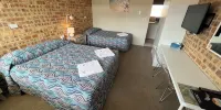 Golden Beach Motor Inn, Caloundra - 三人间 - 一楼
