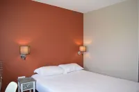 Appart'hôtel Voltaire Hotel a Le Poinconnet