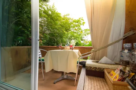 Monmaen Resort & Spa Отели рядом с достопримечательностью «Mea Fah Luang University»