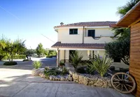 Villa Garden