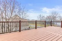 Minnesota Oak Ridge Estate: Burnsville and Apple Valley Near Mall of America