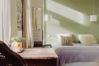 Fontclaire en Provence فنادق في Uchaux