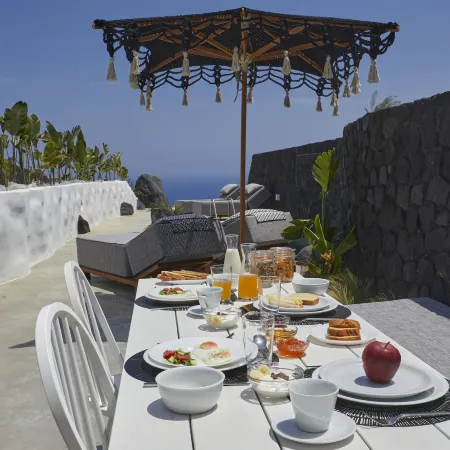 Theano Cave Suites & Villas