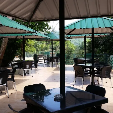 Rainforest Lodge, Deniyaya Singheraja