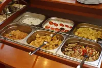 Hotel Korona Wellness, Rendezvény és Borszálloda - Desayuno