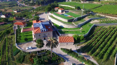 Hotel Rural Quinta Das Quintães Отели в г. Алпендурада-и-Матуш