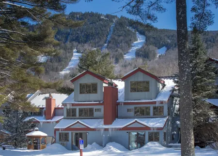 Attitash Mountain Village Отели рядом с достопримечательностью «Аттиташ Маунтин Резорт»