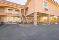 Industry Inn & Suites Hotel di Baldwin Park