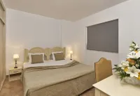 Cheerfulway Minichoro Apartamentos Hotel dekat Albufeira - Ferreiras Railway Station
