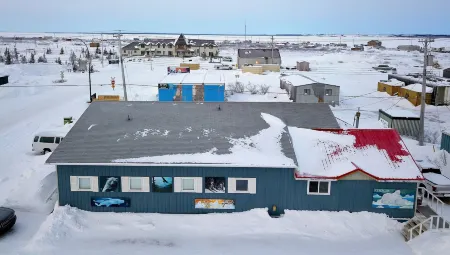 IceBerg Inn