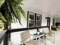 The Downtown Flat at Creekside Hotels in Berkeley Springs