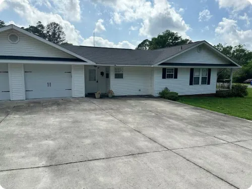 The Manor - Charming 3-bedroom house in lovely Oneonta with WiFi, AC Hotels in Oneonta