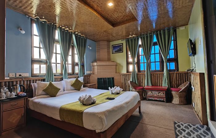 Hotel Ravongla Star