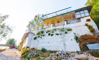 FabHotel Golden Oak Villa