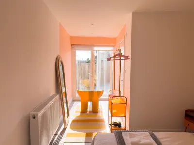 Zozy, Clitterhouse Hotels in 