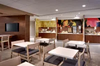 Fairfield Inn & Suites Springfield North - Airport Shuttle