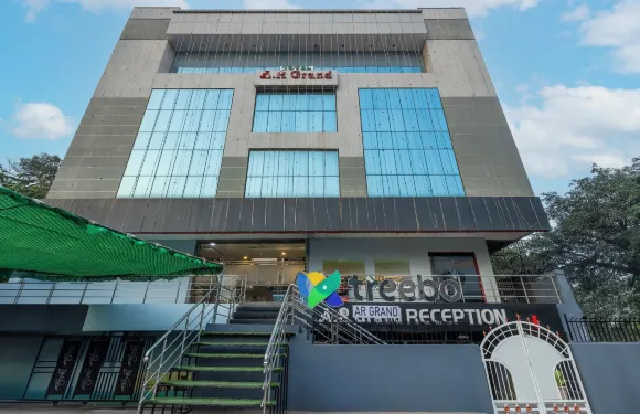 Treebo AR Grand, 加朱瓦卡