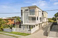 Oceanviews on Pearl - parking