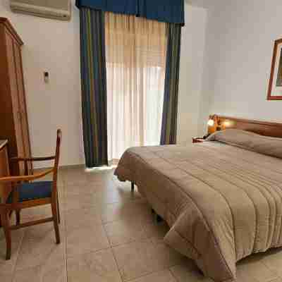 GH HOTEL Rooms