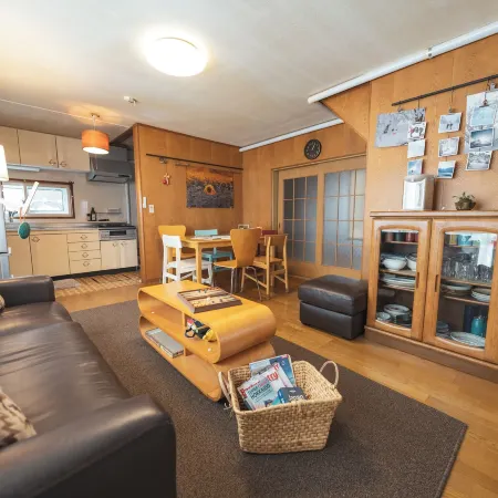 Motomachi House Helps Guests Book Great Restaurants in Furano