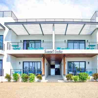 Beachfront Condo Complex In Placencia Village Hotel Exterior