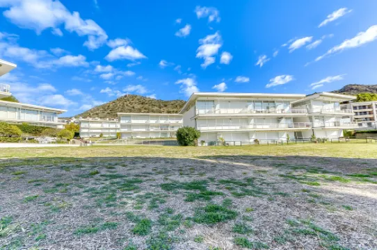 Apartment in Roses Near Platja Almadrava