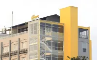 Summer Bed and Breakfast Hotel Hotel dekat Alfamart Yos Sudarso