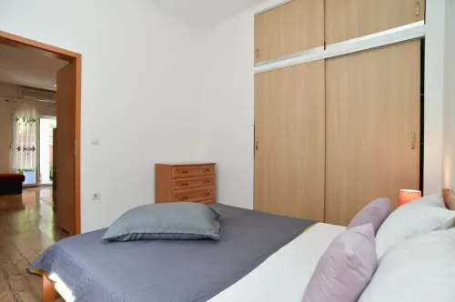 Cozy apartment with shared pool Hotels in Marcana