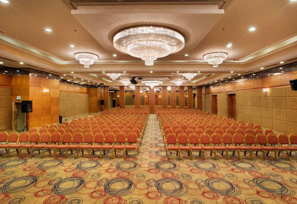 더블트리 바이 힐튼 반