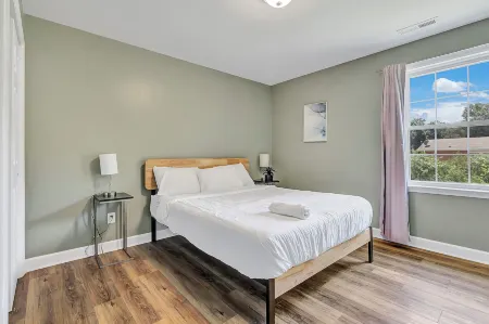 2 Units, Near Dwtn - American Oasis