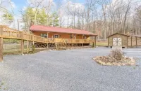 Andy Woods Lodge - 4 Bedrooms, 1,5 Baths, Sleeps 8 Home